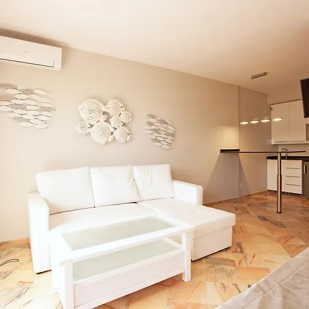 Апартаменты Varios Romana Playa Elviria Марбелья