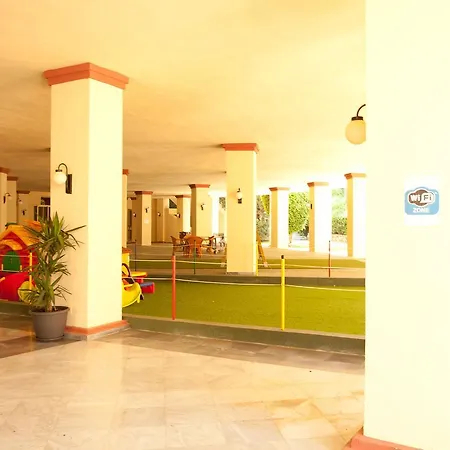 Varios Romana Playa Elviria Marbella